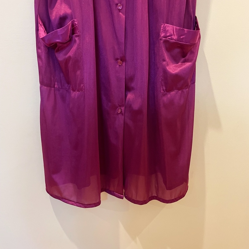 Vintage 80s Deadstock/Oldstock Amethyst Quilted House Coat W/Moon Glow Buttons View 3